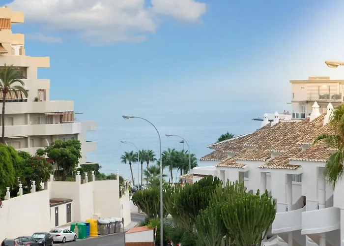 Apartment Benalbeach Lux, Jacuzzi, Beachfront - 432