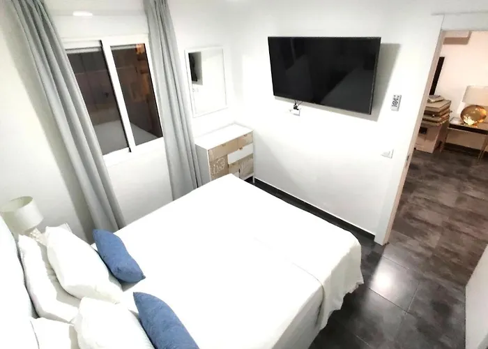 Benalbeach Lux, Jacuzzi, Beachfront - 432 Apartment *